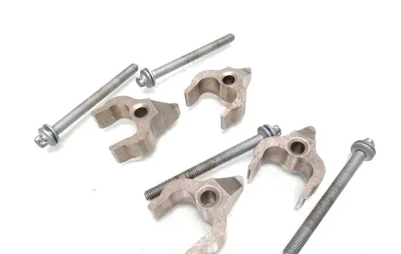 BMW 1 E81 E87 Fuel Injector clamp holder