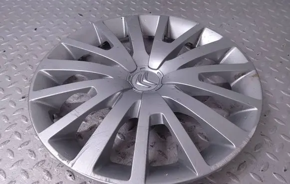 Citroen Berlingo R15 wheel hub/cap/trim 9677426377 9677426477 9821749677
