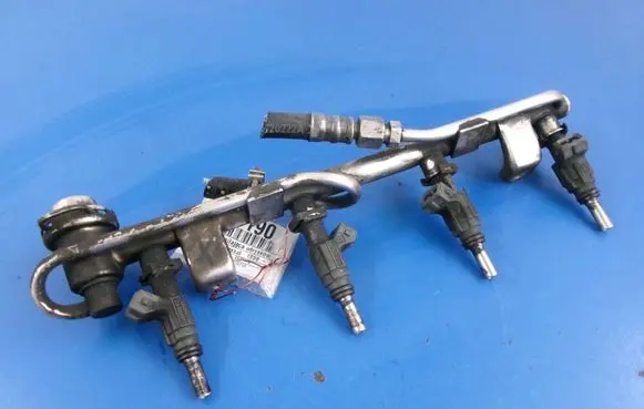 Volkswagen PASSAT B5 Fuel main line pipe