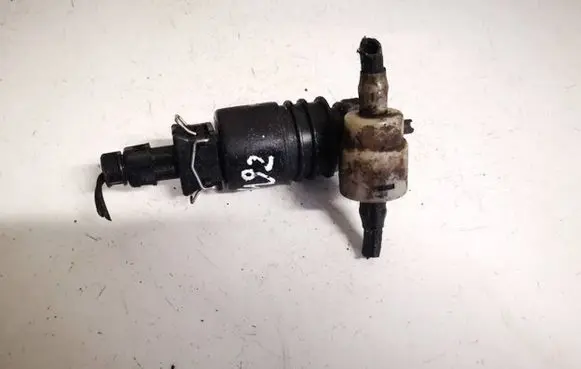 Mercedes-Benz C AMG W204 Windscreen/windshield washer pump