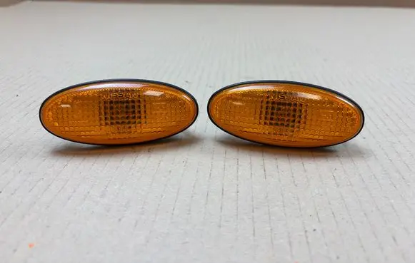 Nissan Navara D22 Front fender indicator light 013513