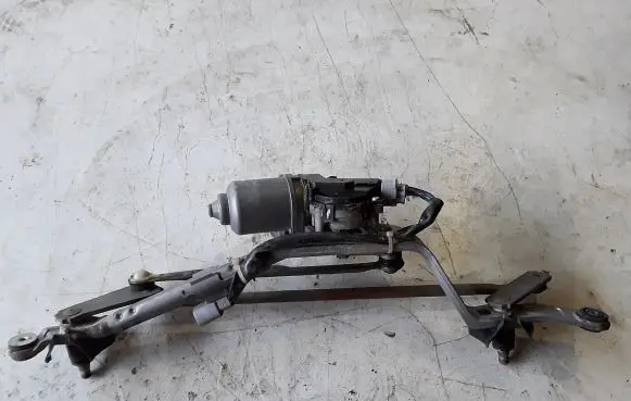 Toyota Auris 150 Front wiper linkage 8511012A10