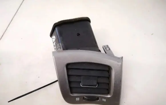 Toyota Avensis Verso Dash center air vent grill 5566044080 55660-44080