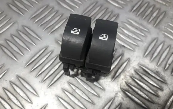 Renault Laguna II Electric window control switch 015090a 316208h