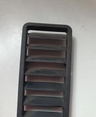 Volkswagen Multivan T4 Quarter panel pressure vent 701831735