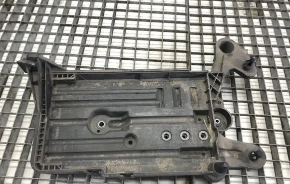 Battery bracket