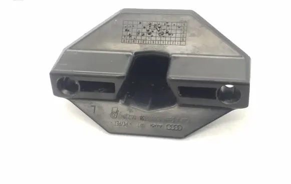 Audi Q3 8U Front bumper mounting bracket 8U0955159