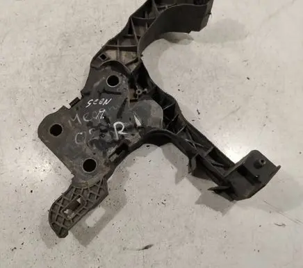 Renault Scenic II - Grand scenic II Front bumper mounting bracket