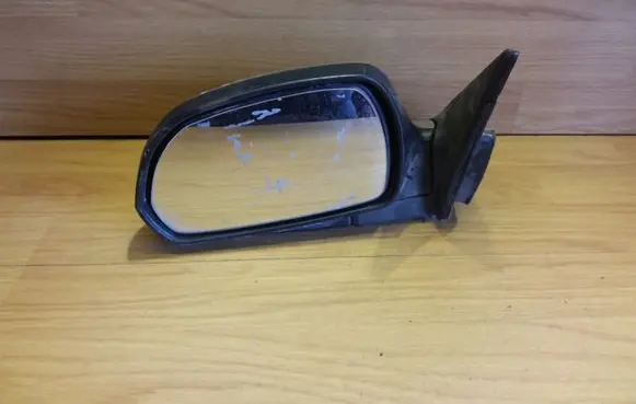 Hyundai Elantra Front door electric wing mirror E4012151