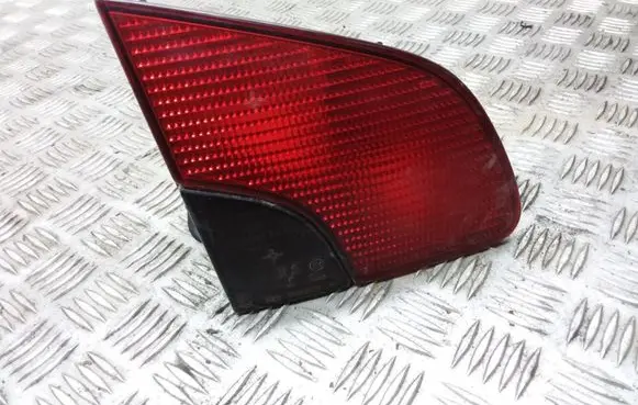 Peugeot 406 Tailgate rear/tail lights
