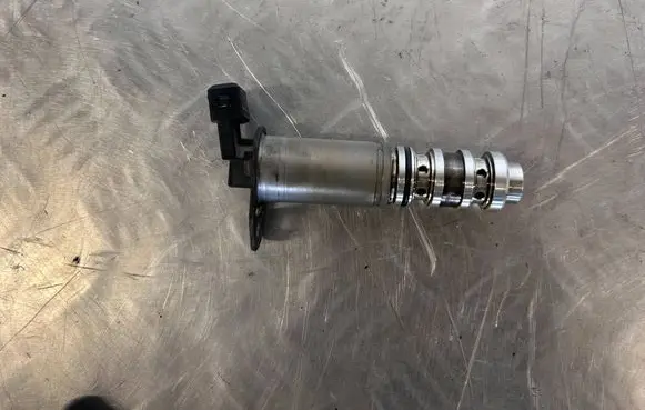 BMW X5M E70 Camshaft vanos timing valve 7561265