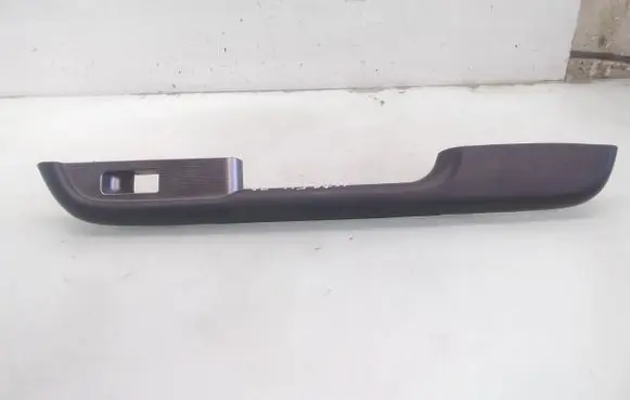 Nissan X-Trail T30 Front door interior handle trim 