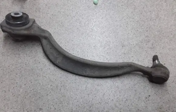 Mercedes-Benz S W221 Front lower control arm/wishbone A2213306511