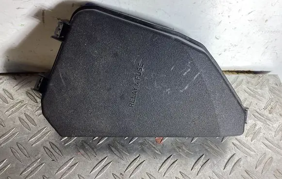 Lexus NX Fuse box cover 8266278270