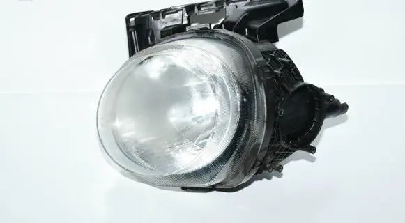 Nissan Juke I F15 Headlight/headlamp