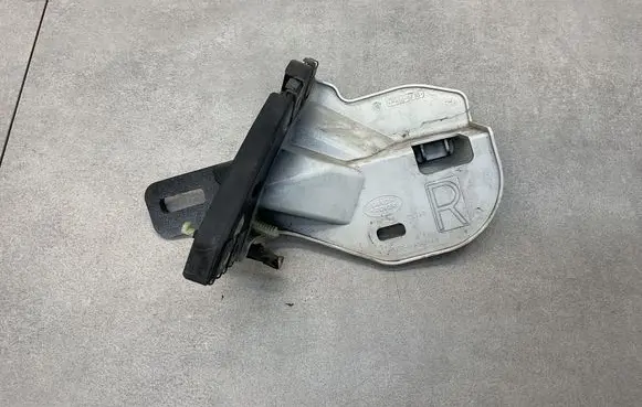 Land Rover Range Rover Evoque L538 Fender mounting bracket BJ3216A142AA