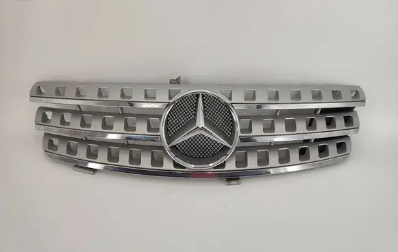 Mercedes-Benz ML W164 Front bumper upper radiator grill A1648880123 A1648800685