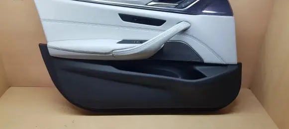 BMW M5 F90 Front door card panel trim