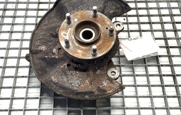 Honda Civic IX Front wheel hub spindle knuckle