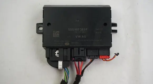 Volkswagen PASSAT B6 Tow bar trailer control unit/module 5Q0907383F