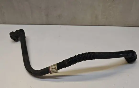 Engine coolant pipe/hose