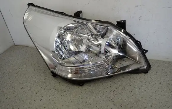 Toyota Verso Headlight/headlamp 811300F09000