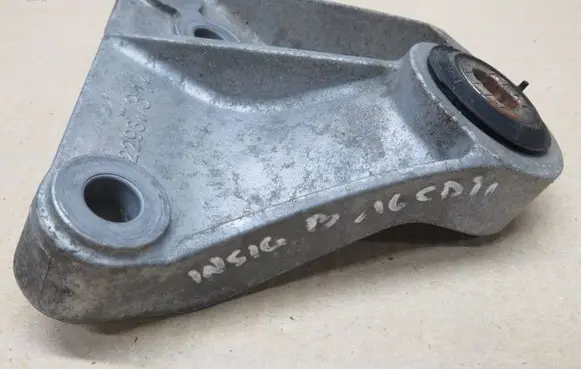 Opel Insignia B Gearbox mounting bracket 22937314