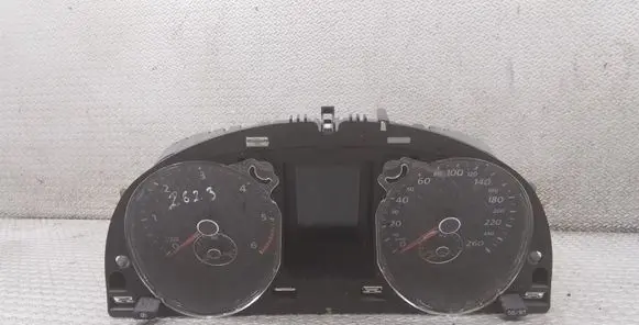 Volkswagen PASSAT B7 Speedometer (instrument cluster) 3AA920870D