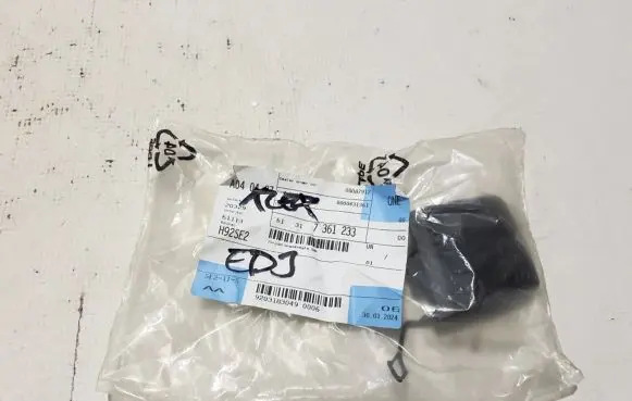 BMW X1 F48 F49 Tow hook cap/cover 7361233