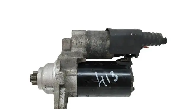 Volkswagen PASSAT B6 Starter motor 02Z911023F