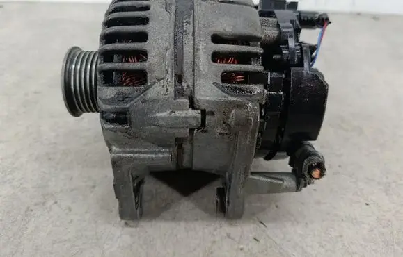 Volkswagen Touran I Generator/alternator 03C903023D