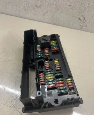 BMW 5 F10 F11 Fuse module 9234421 217033442E 02047509