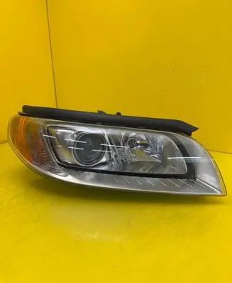 Volvo V70 Headlight/headlamp 31214169
