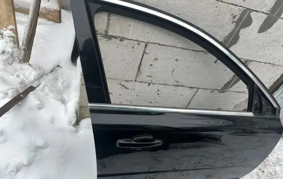 Volvo V70 Front door