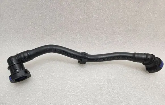 Engine coolant pipe/hose