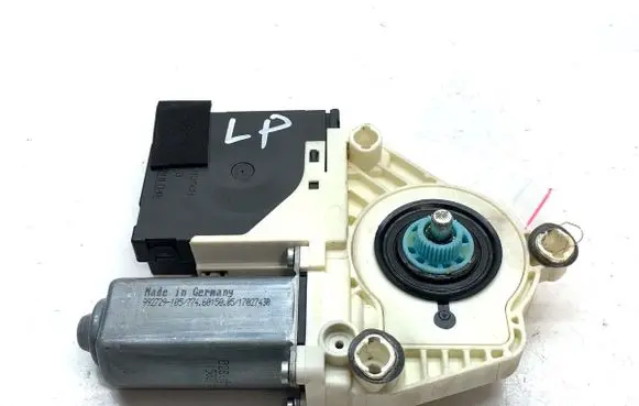Volkswagen PASSAT B6 Front door window regulator motor 1K0959701P