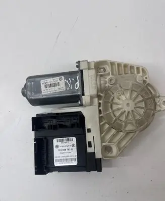 Volkswagen PASSAT B6 Front door window regulator motor 980851111 1K0959701K 981235104