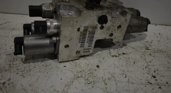BMW X5 E70 Active stabilizer control/valve assembly 6782737