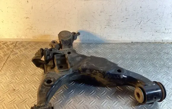 Toyota Land Cruiser (J150) Front lower control arm/wishbone 