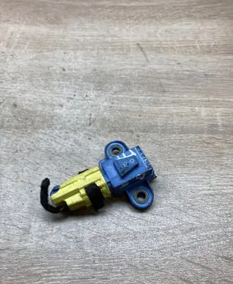 Volkswagen Golf V Airbag deployment crash/impact sensor 1K0955557A
