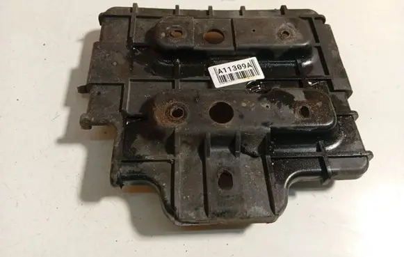 Hyundai Getz Battery box tray cover/lid