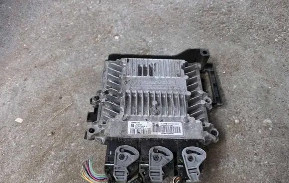 Peugeot 407 Engine control unit/module 5WS40423BT