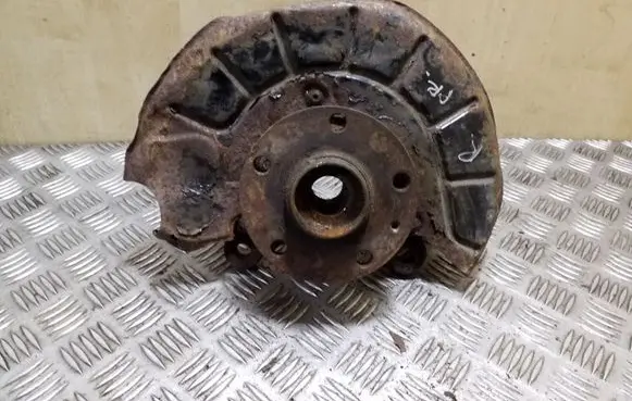Skoda Octavia Mk2 (1Z) Front wheel hub 