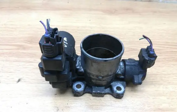 Toyota RAV 4 (XA30) Throttle valve 1923002010
