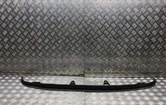Front bumper lip