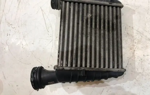 Skoda Superb B5 (3U) Intercooler radiator 3B0145806