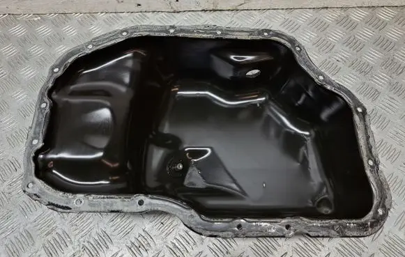 Toyota Avensis T250 Oil sump 121020R010