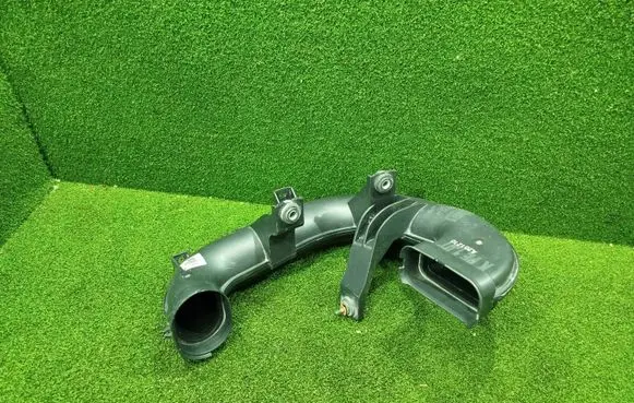 KIA Stonic Air intake duct part 1012111A 521121001234