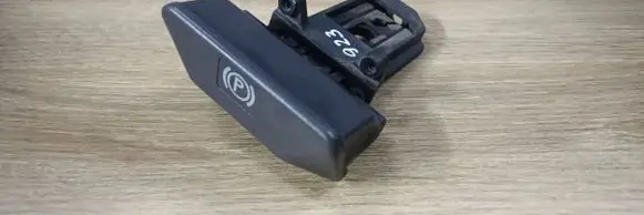 Mercedes-Benz Vito Viano W638 Hand brake release handle 1244270712