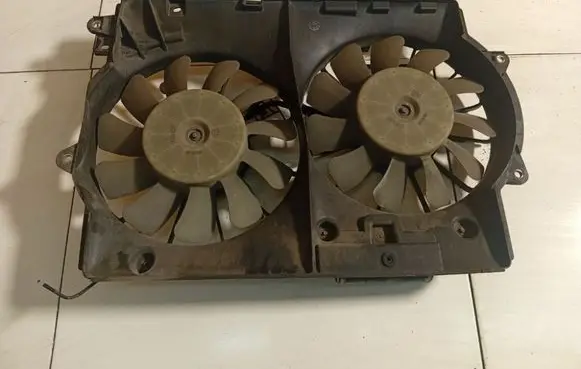 Lexus IS 220D-250-350 Radiator cooling fan shroud